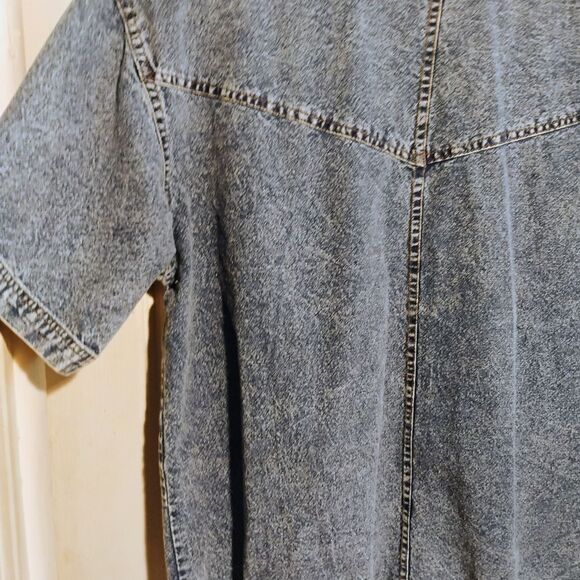 Pretty Blue Vintage Blue and Red Button Down Shirt with Floral Embroidery - Picture 14 of 14